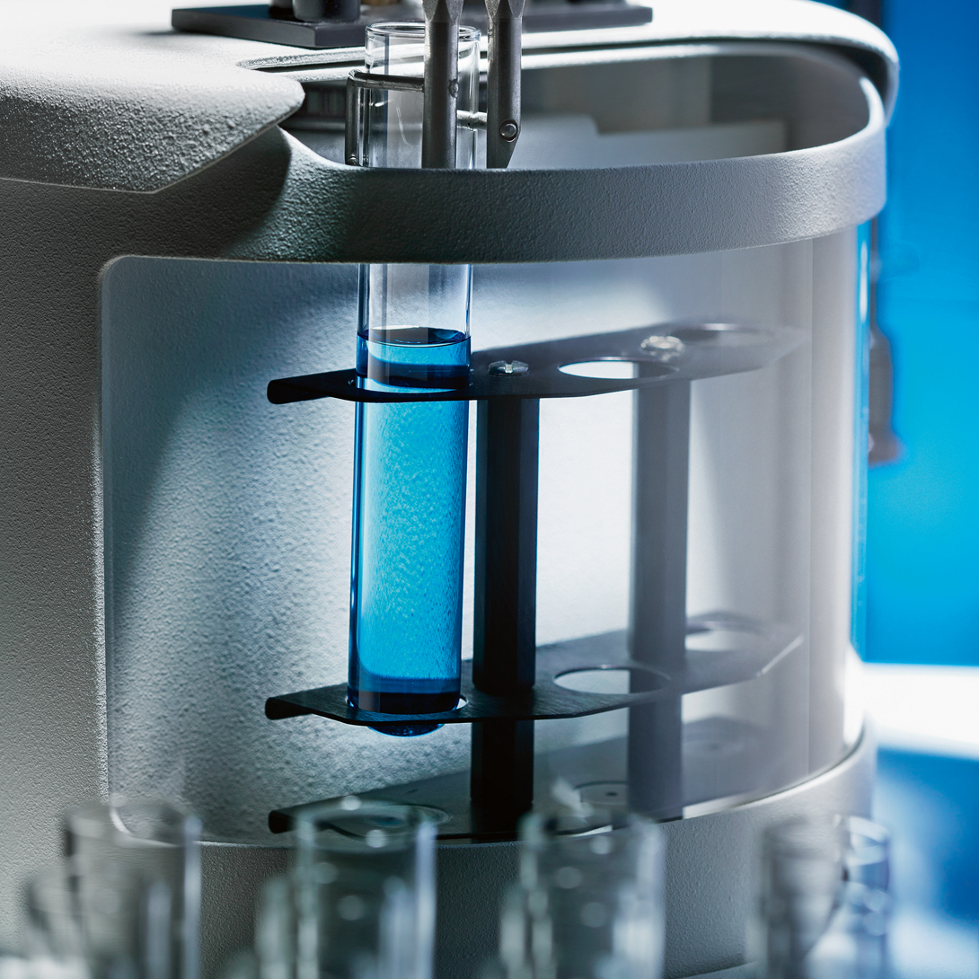 TPW uses a fluid metering pump to filter extracted samples as they are transferred from the extraction vessel to processing tubes.